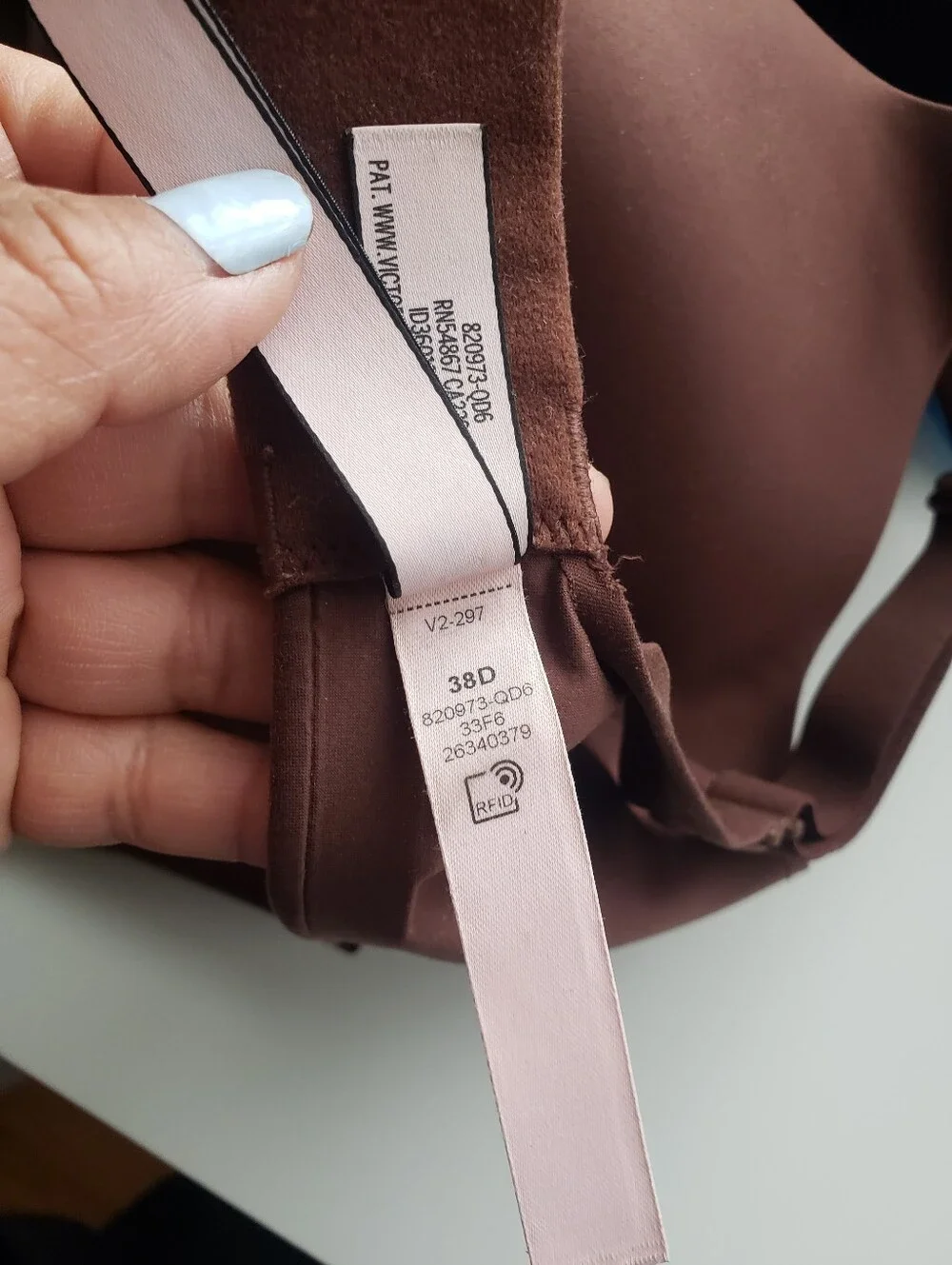 Victoria's Secret Smooth Plunge Bra - Chocolate Brown - Picture 6 of 8